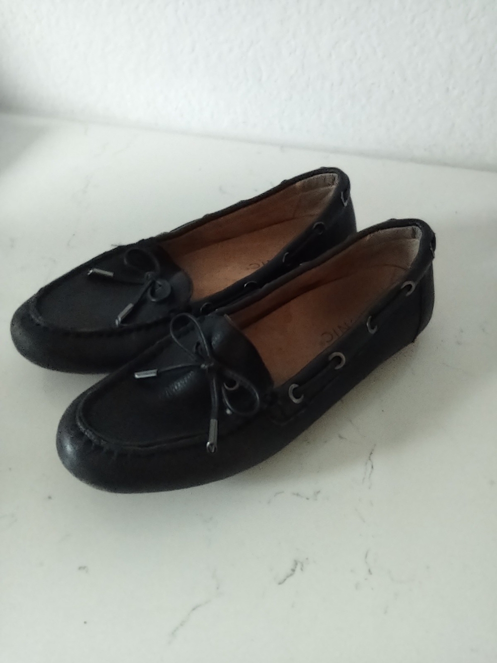 VIONIC Virginia Size 6 Black Loafer Leather Shoes Slip On Moccasin Driving